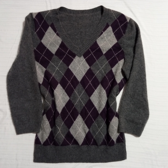 Beautiful women's sweater - Picture 3 of 7